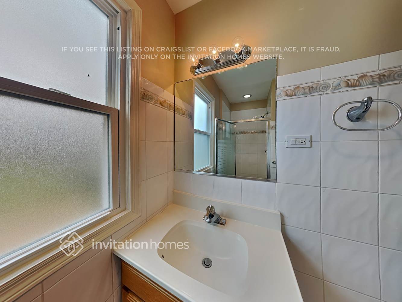 Building Photo - 9307 Nordica Ave