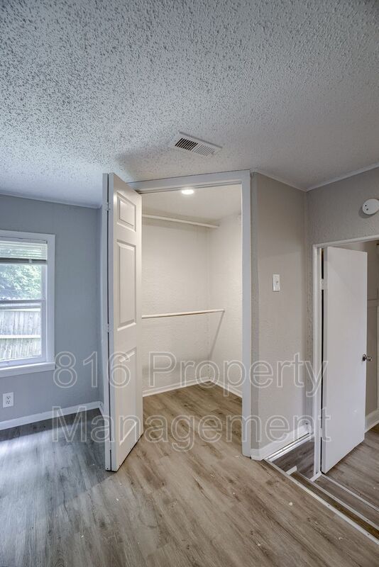 Building Photo - 3914 Jackson Ave