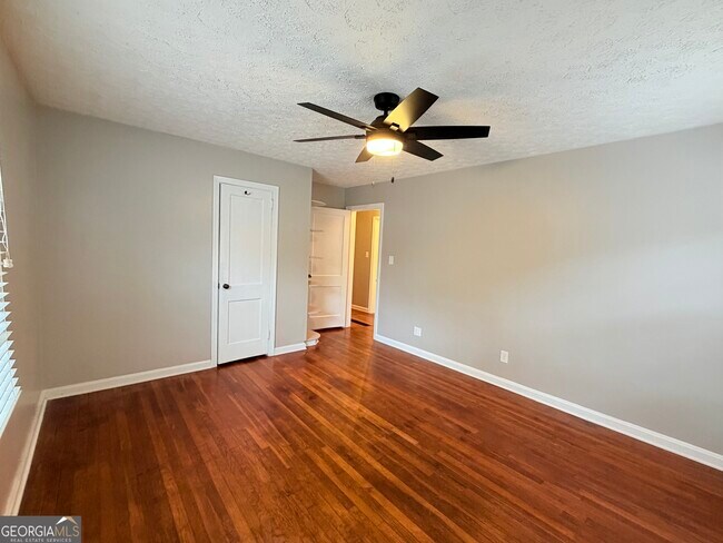 Building Photo - 963 Prospect Ave SE