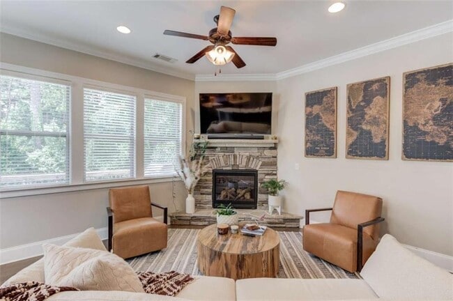 Building Photo - 1450 Edgebrook Ct NE