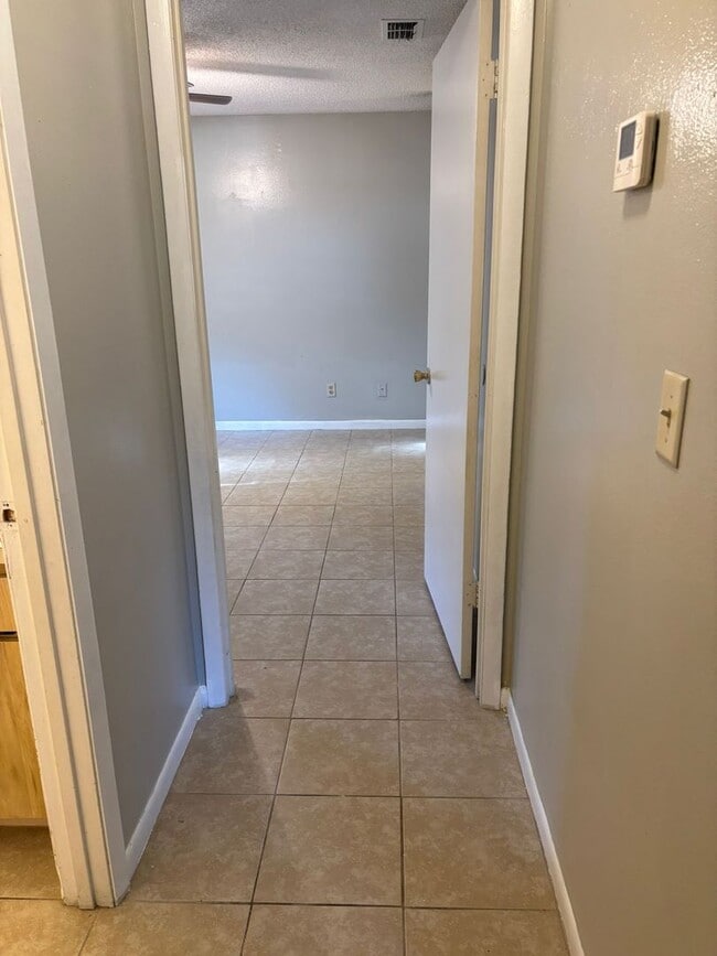 Building Photo - Move-In Ready 2BR/2BA Home