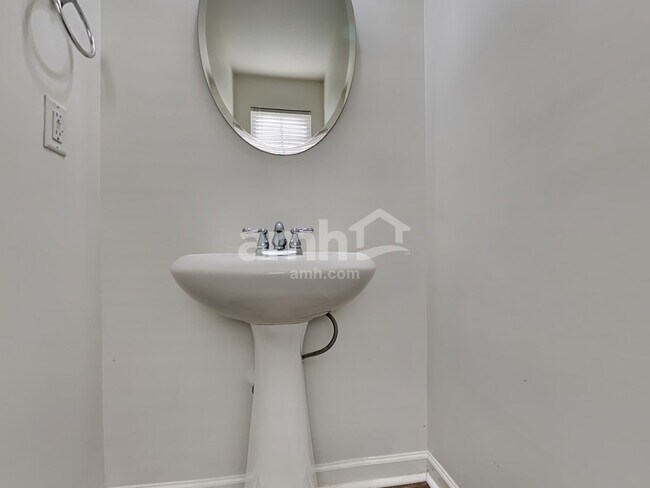 Building Photo - 421 Chemistry Cir