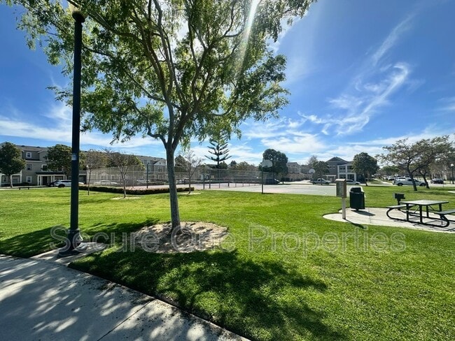 Building Photo - 3003 Shenandoah Dr