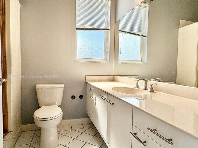 Building Photo - 400 Corsair Dr