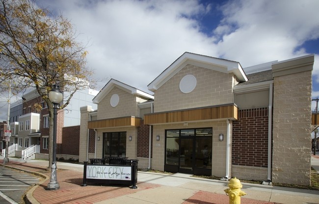 Primary Photo - George Street Commons