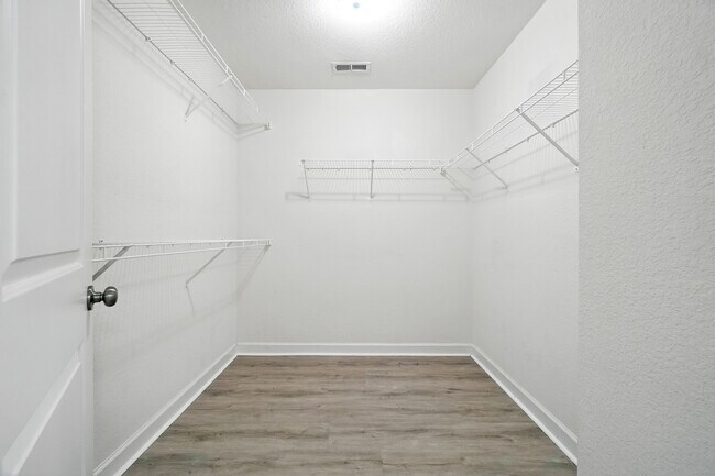 Building Photo - 5440 Safe Harbour Way