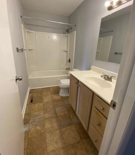 upstairs bathroom - 11 Sailboat Cir