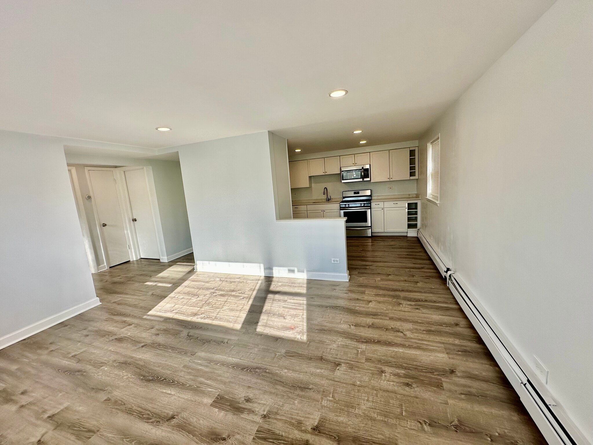 Building Photo - 37 W Conti Pky