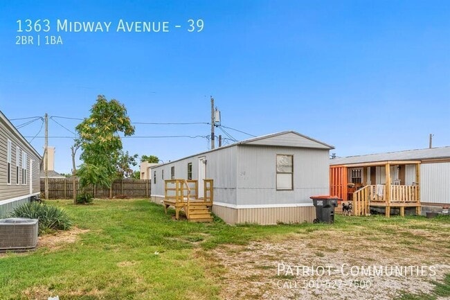 Building Photo - 1363 Midway Ave