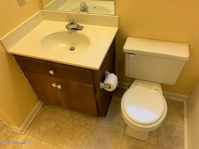 Building Photo - Gorgeous 1 Bedroom Townhouse 5A Port West Ct.