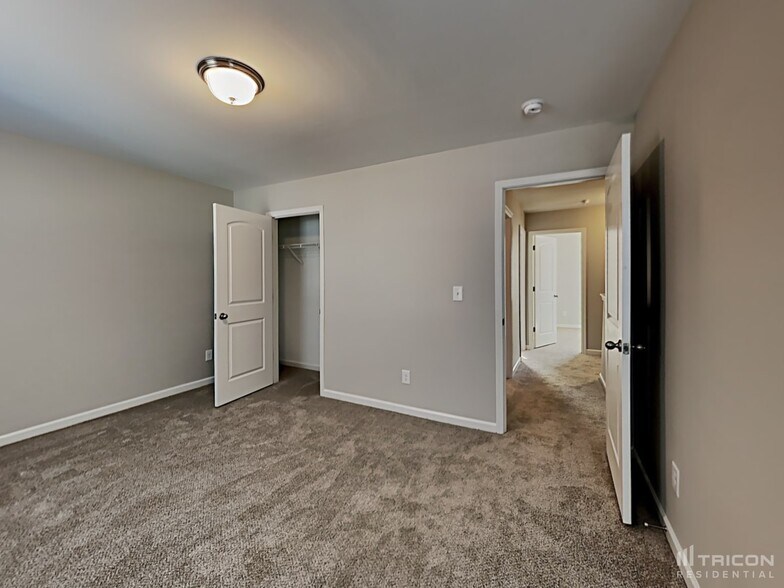 Building Photo - 678 Scarlet Leaf Ln.