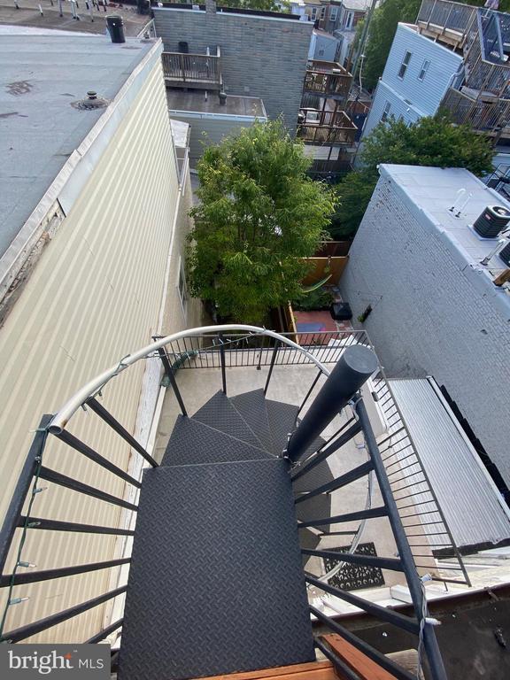 Building Photo - 1444 S Charles St