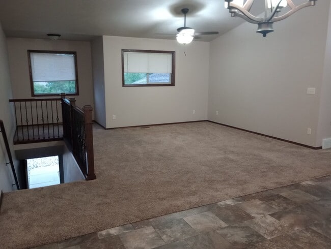 Building Photo - Two bedroom one bathroom w/ single garage
