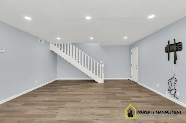 Building Photo - Charming 3-Bed Oasis with 2 Full Baths in Sacramento's Serene Pocket Neighborhood
