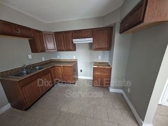 Building Photo - 1047 Lexington Ave