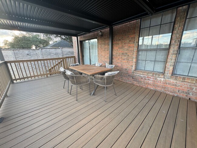 Building Photo - GATED COMMUNITY  |  STONE OAK  |  4 BEDROOMS + HUGE LOFT  |  SMALL LOFT/NURSERY/OFFICE/  |  EXCEL...