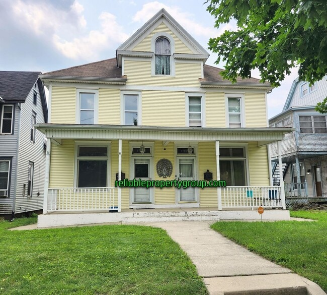 Primary Photo - 1114/1116 Columbia Ave