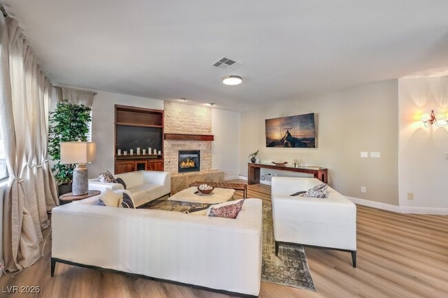 Building Photo - 249 Timber Hollow St