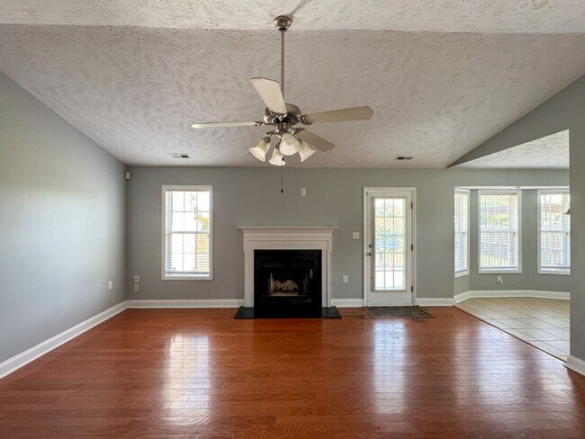 Building Photo - 584 S Buckeye Dr