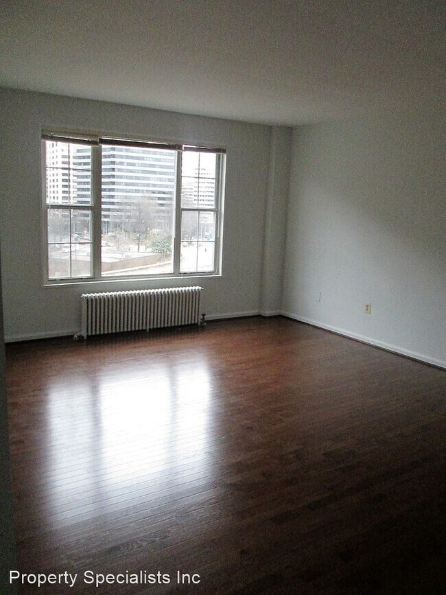 Building Photo - 1427 N Nash St