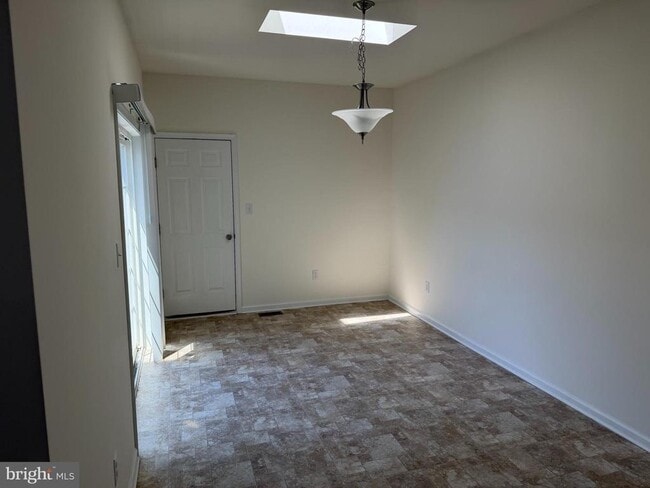 Building Photo - 280 N Bayberry Pkwy