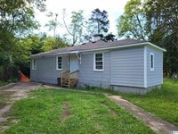 Building Photo - 400 72nd St N