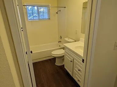 Building Photo - Available Now! Pet-Friendly 2 Bed/ 1.5 Bath with Patio & Parking