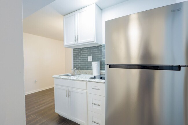 Building Photo - Amazing 3 BR/1.5 BA Townhome in Landover!