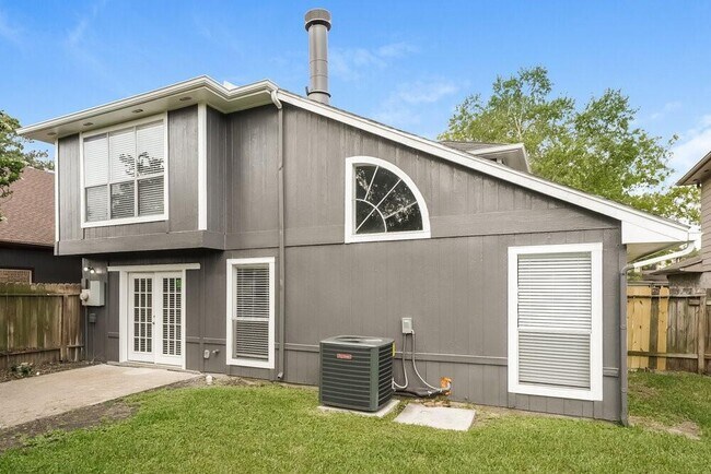 Building Photo - 9223 Bristlebrook Dr