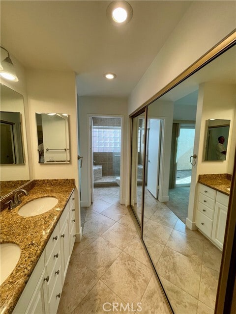 Building Photo - 28082 Palmetto Ct