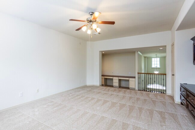 Building Photo - 62 S Longsford Cir