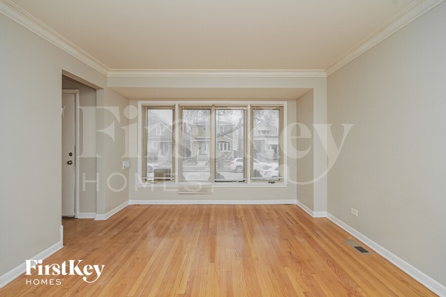 Building Photo - 6204 S Kildare Ave