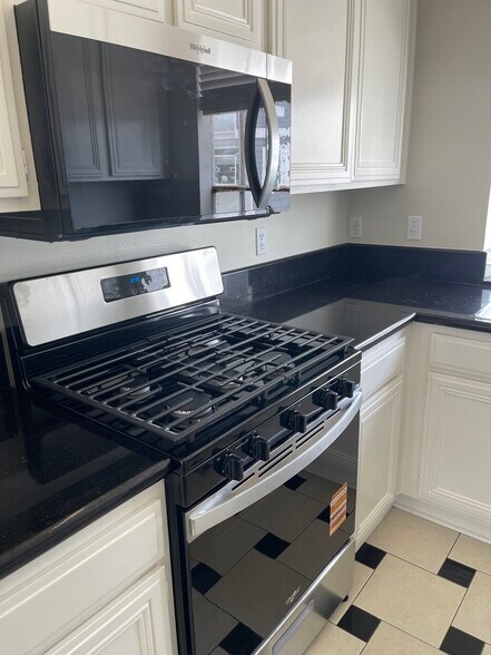 Building Photo - 19062 Windridge Ln