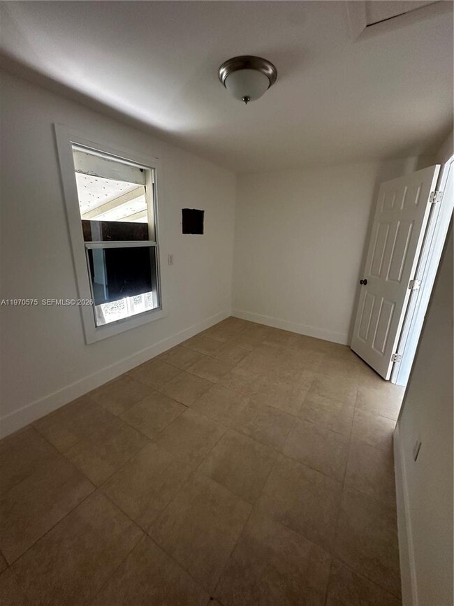 Building Photo - 1919 SW 2nd St