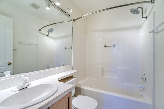 Building Photo - Home in Green Springs Golf Course Communit...
