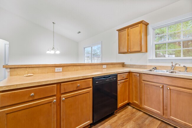 Building Photo - 2711 Green Pond Cir