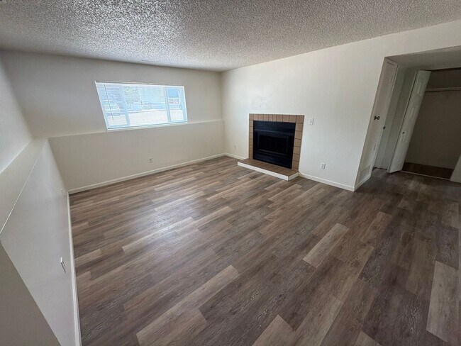 Building Photo - 4457 E Pikes Peak Ave