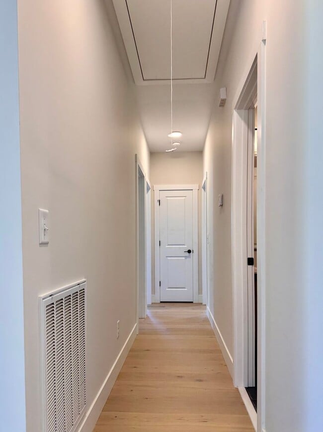 Building Photo - Beautiful New Build Downtown Oxford