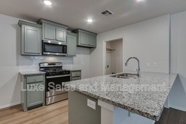 Building Photo - 10809 NW 119th St