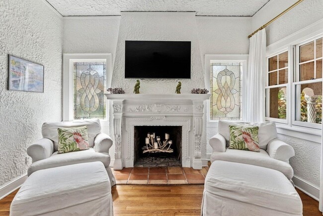 Building Photo - 217 Coconut Ave