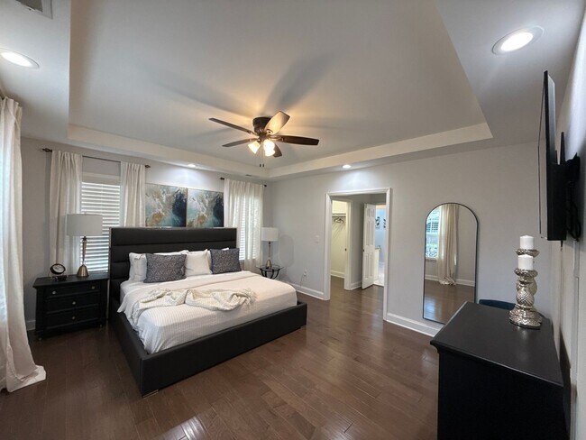 Building Photo - T.R. Lawing Realty Property