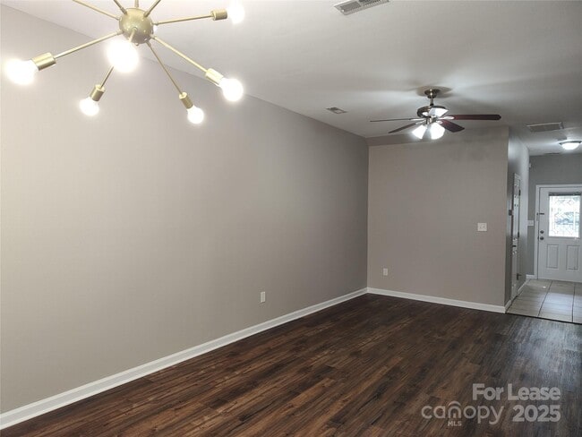 Building Photo - 467 Doughton Ln