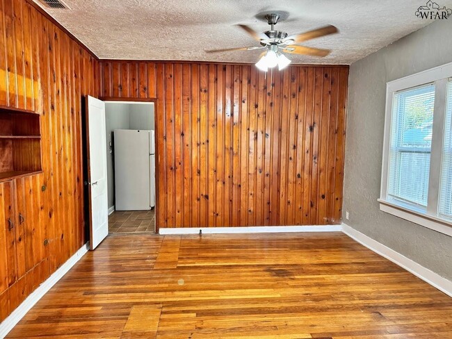 Building Photo - 3008 Cumberland Ave