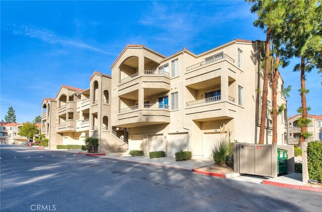 Building Photo - Beautiful 2 bedroom 2 bath condo in Corona...