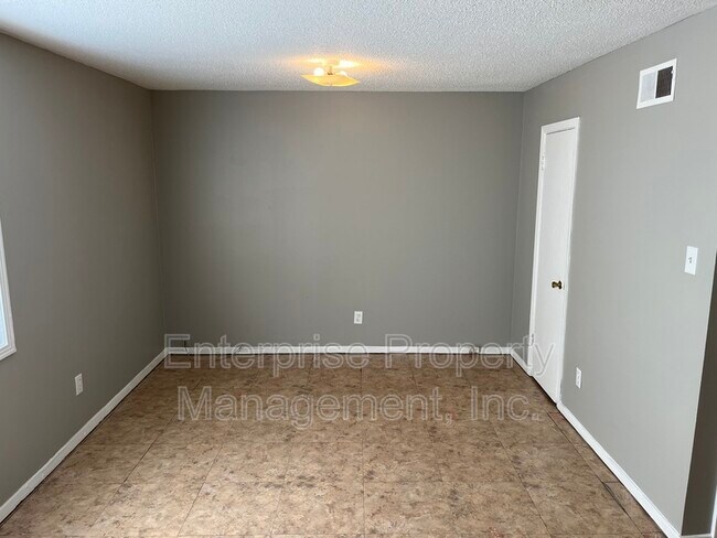 Building Photo - 636 Frayser Dr