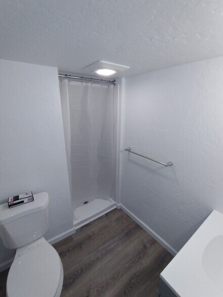 bathroom - 595 E 3rd St