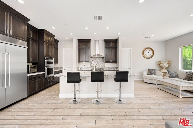 Building Photo - 24236 W Stone Bend Ln