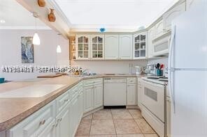 Building Photo - 3725 S Ocean Dr