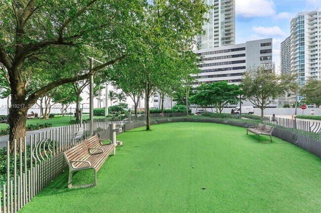 Building Photo - 3131 NE 7th Ave