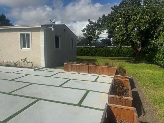 Building Photo - 1001 NW 148th St